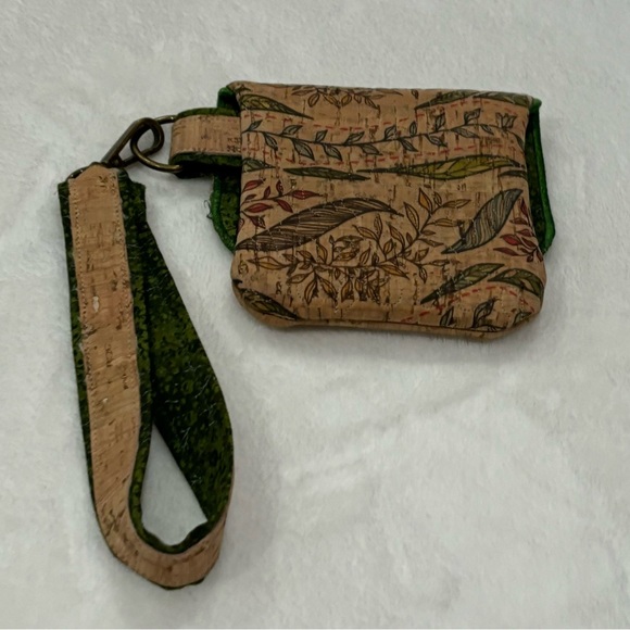 HANDMADE Women’s Leaf Print Button Coin Purse Wristlet Wallet - green & brown - Picture 10 of 11